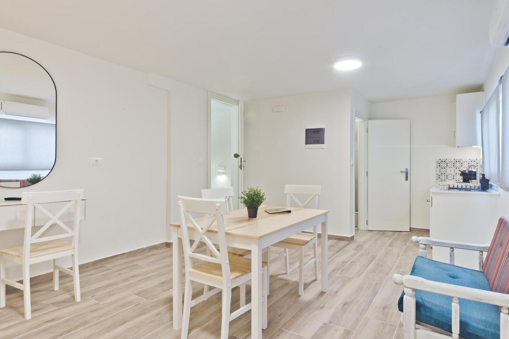 Posidonia Luxury Suites Karpathos Exterior photo